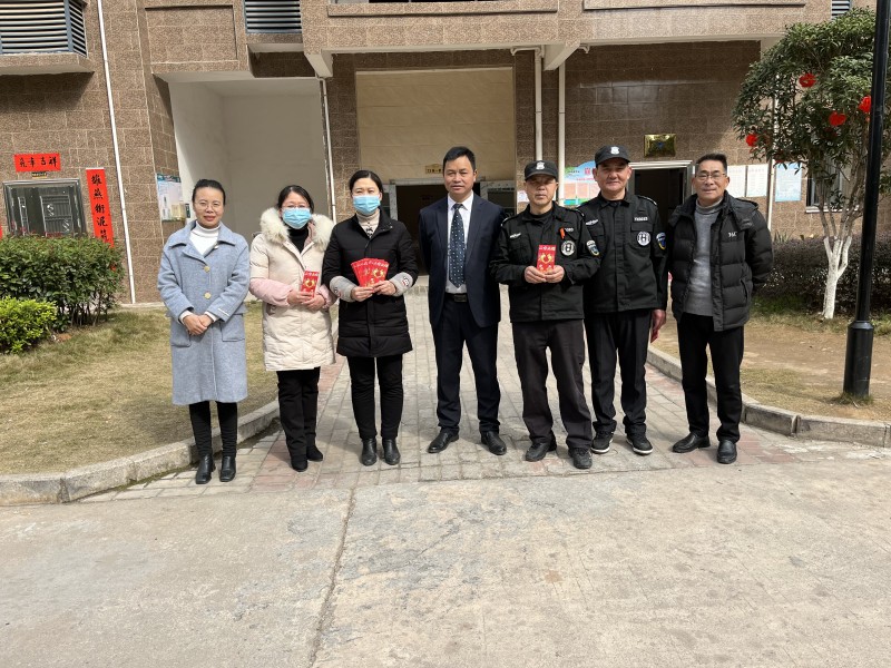 開(kāi)工慰問(wèn)一線(xiàn)員工