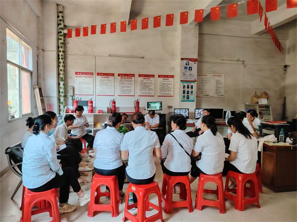 銀鑫物業(yè)-用汗水播下了希望